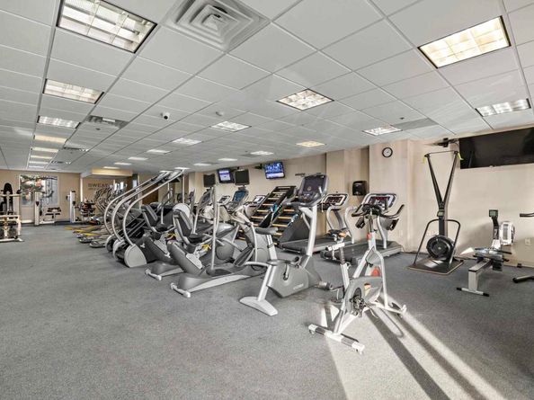 206 Shearwater Ct West 65, Jersey City NJ 07305