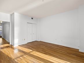 206 Shearwater Ct West 65, Jersey City NJ 07305