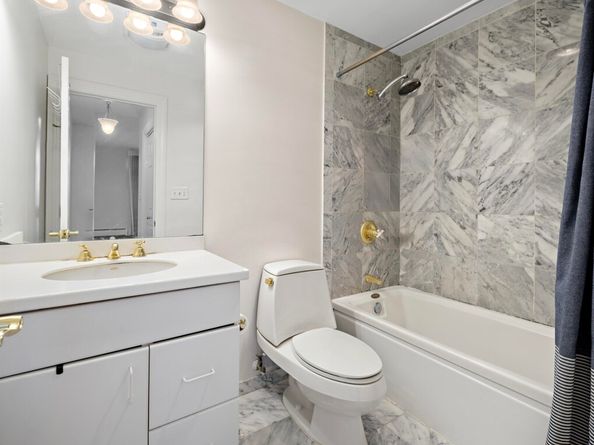 206 Shearwater Ct West 65, Jersey City NJ 07305