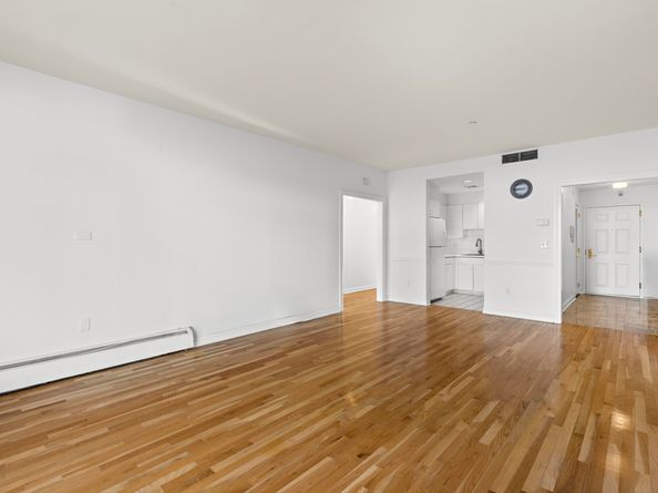 206 Shearwater Ct West 65, Jersey City NJ 07305