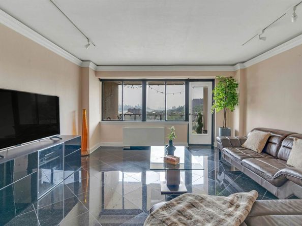 1203 River Rd 19K, Edgewater NJ 07020
