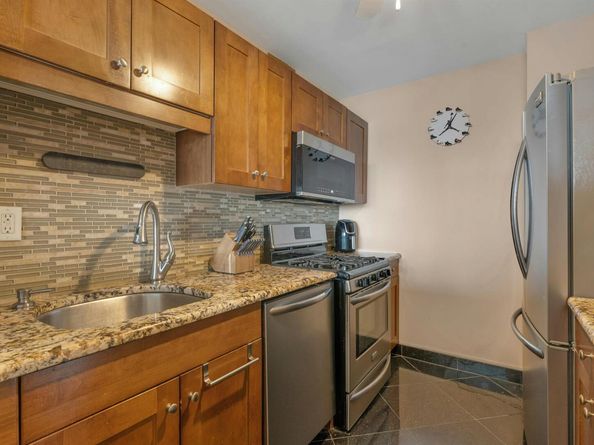 1203 River Rd 19K, Edgewater NJ 07020