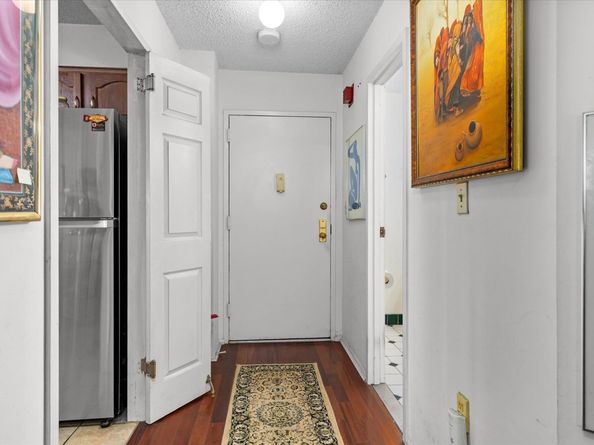 401 Harmon Cove Tower, Secaucus NJ 07094