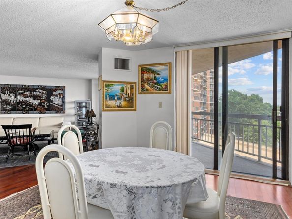 401 Harmon Cove Tower, Secaucus NJ 07094