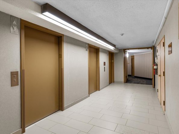 401 Harmon Cove Tower, Secaucus NJ 07094