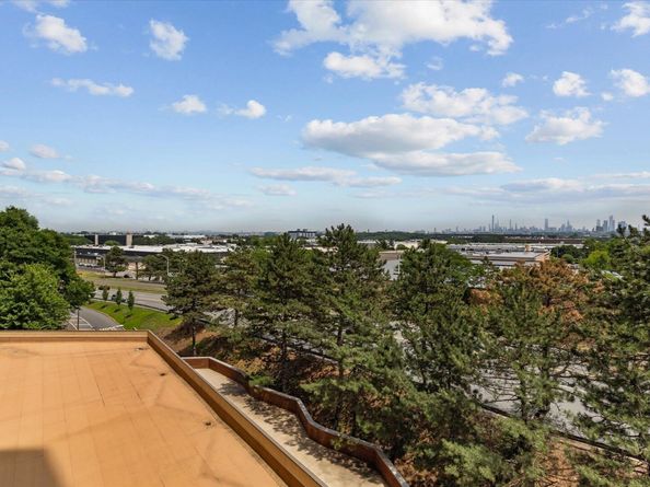 401 Harmon Cove Tower, Secaucus NJ 07094