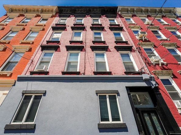 402 Grand St 3S / 302, Hoboken NJ 07030