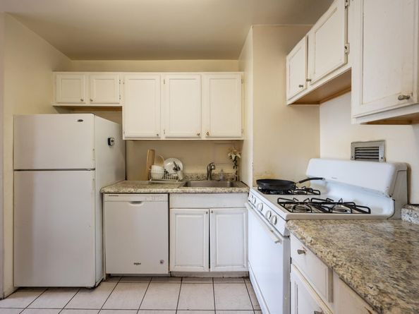 135 Montgomery St 6D, Jersey City NJ 07302