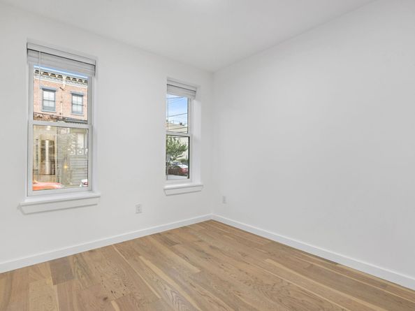 364 8th St 1L, Jersey City NJ 07302