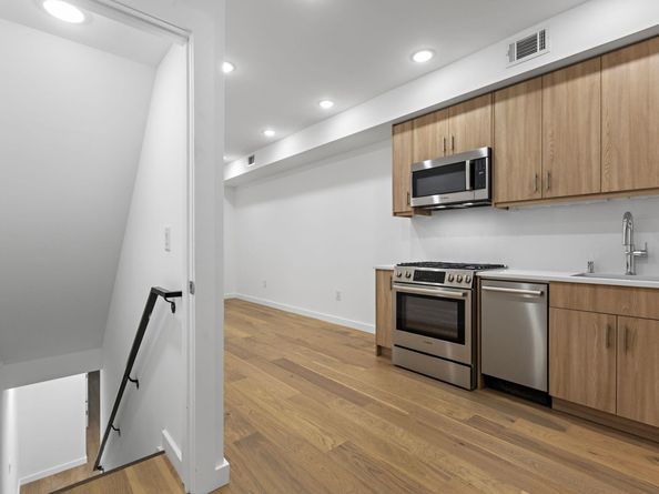 364 8th St 1L, Jersey City NJ 07302