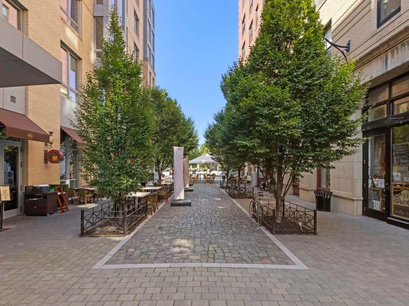 364 8th St 1L, Jersey City NJ 07302