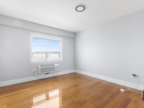 809 22nd St 1201, Union City NJ 07087