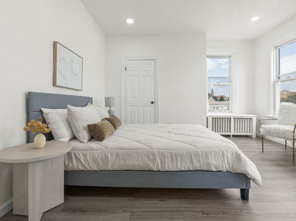 10 East 45th St, Bayonne NJ 07002