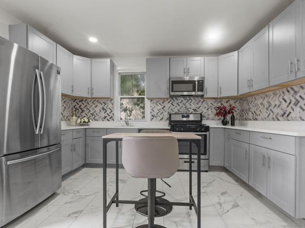 10 East 45th St, Bayonne NJ 07002