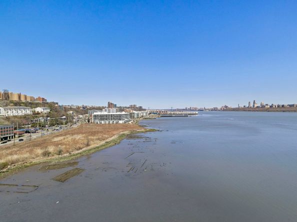 8100 River Rd 1013, North Bergen NJ 07047