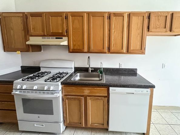 36 Duncan Ave D2, Jersey City NJ 07304