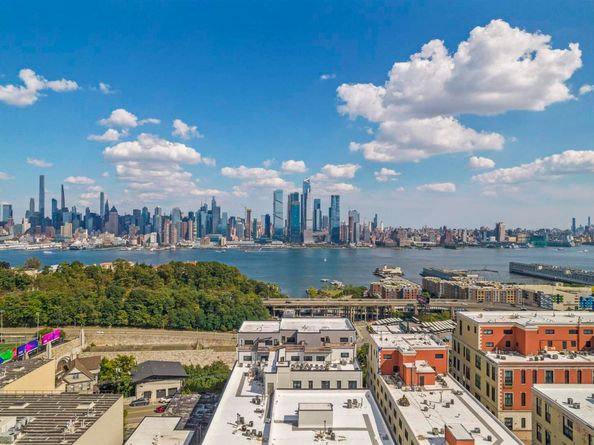 530 Gregory Ave C408, Weehawken NJ 07086