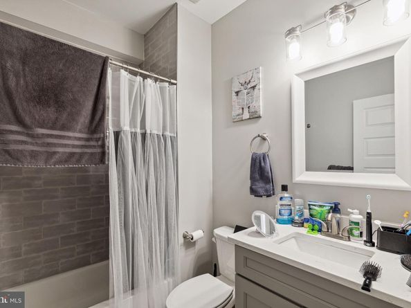 1419 Poplar Street, Philadelphia PA 19130