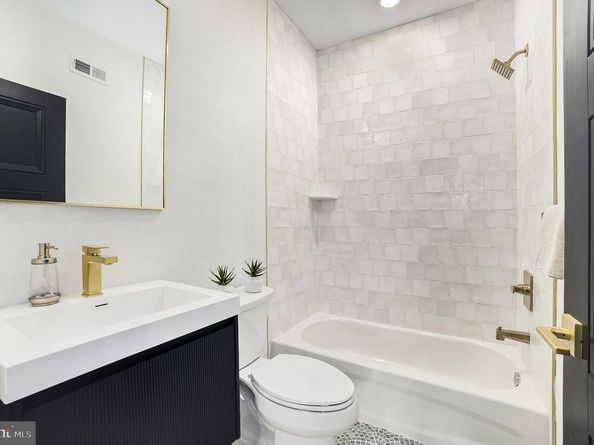 7519 Ridge Avenue, Philadelphia PA 19128