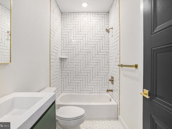 7519 Ridge Avenue, Philadelphia PA 19128