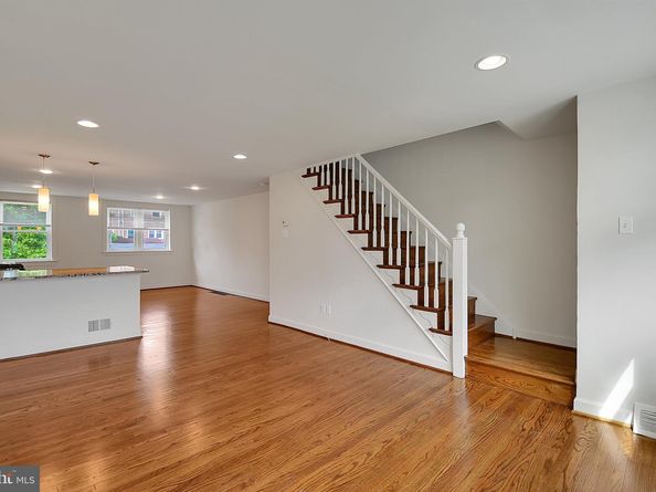 732 Crescent Drive, Glenolden PA 19036