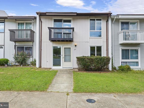 35 Monarch Drive, Sterling VA 20164