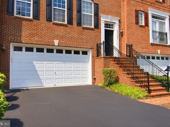 20283 Center Brook Square, Sterling VA 20165