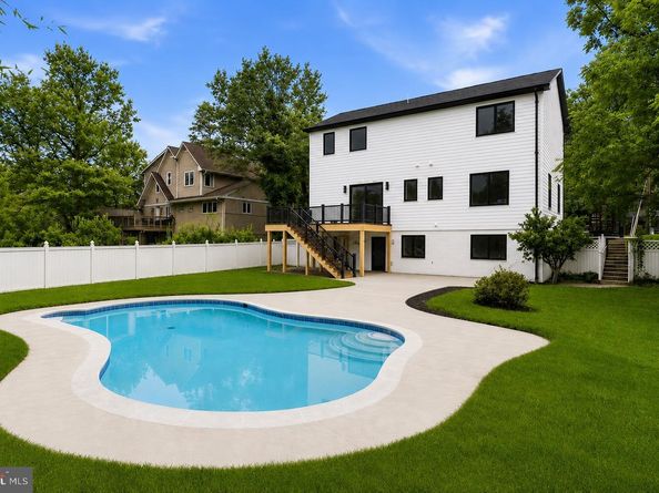 9331 E Parkhill Drive, Bethesda MD 20814