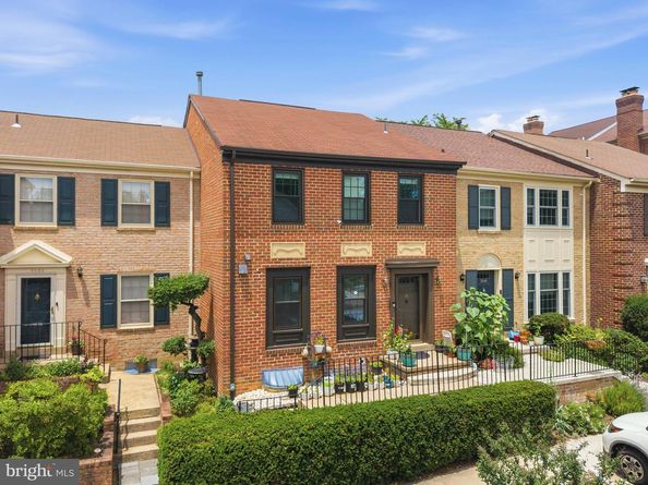 3050 Federal Hill Drive, Falls Church VA 22044