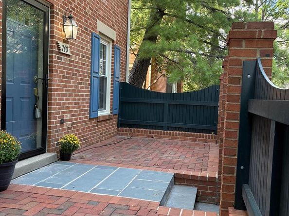 740 N Vermont Street, Arlington VA 22203