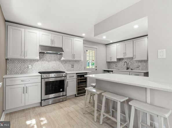 6000 Newtown Avenue, Philadelphia PA 19111