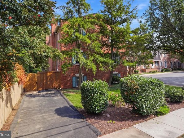 2133 N Lincoln Street, Arlington VA 22207