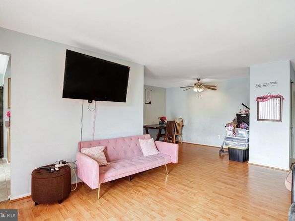 541 Florida Avenue 101, Herndon VA 20170