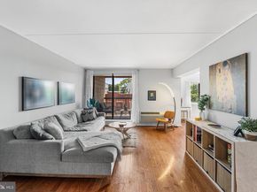 200 Lombard Street 528, Philadelphia PA 19147