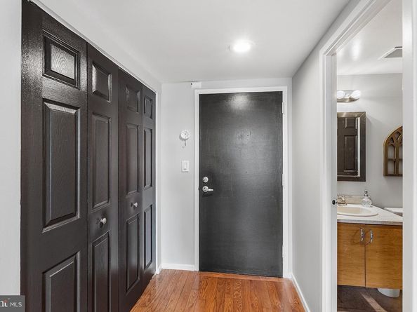 200 Lombard Street 528, Philadelphia PA 19147