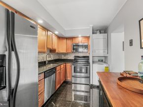 200 Lombard Street 528, Philadelphia PA 19147