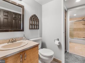 200 Lombard Street 528, Philadelphia PA 19147