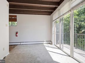 100 E Glenolden Avenue B6, Glenolden PA 19036