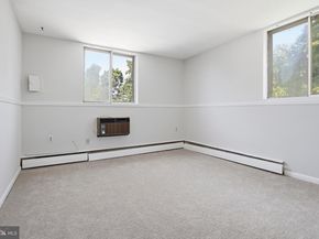 100 E Glenolden Avenue B6, Glenolden PA 19036