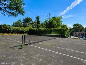 100 E Glenolden Avenue B6, Glenolden PA 19036