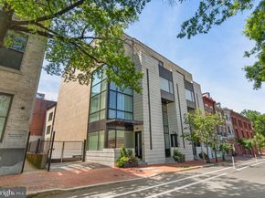 218 S 3rd Street, Philadelphia PA 19106