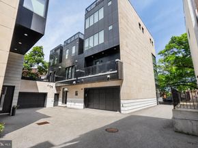 218 S 3rd Street, Philadelphia PA 19106