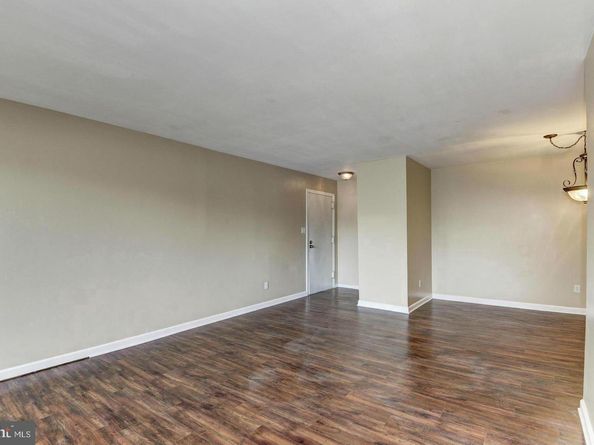 515 Florida Avenue 102, Herndon VA 20170