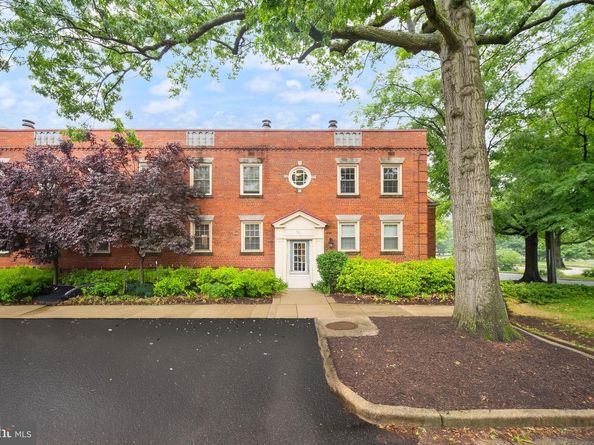 1311 E Abingdon Drive 4, Alexandria VA 22314