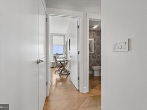 1101 Locust Street 7F, Philadelphia PA 19107