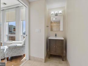 1101 Locust Street 7F, Philadelphia PA 19107
