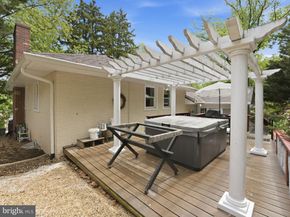 700 26TH Place S, Arlington VA 22202