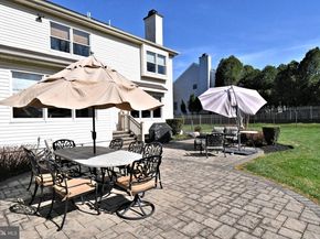 27 Arabian Way, Holland PA 18966