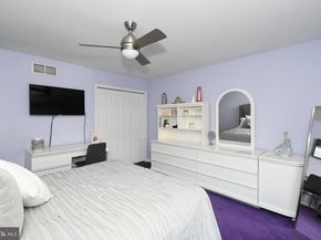 27 Arabian Way, Holland PA 18966