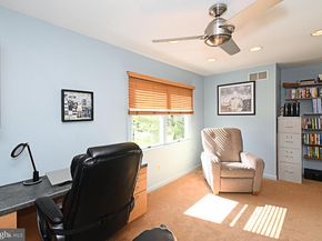 27 Arabian Way, Holland PA 18966